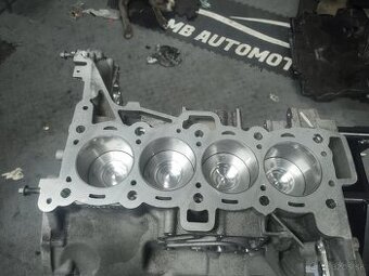 Kúpim motor 2,0 diesel land Rover