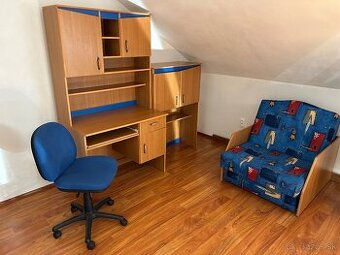Detský nábytok – posteľ, skrinky, stolík