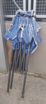 Predám 1rok starý predajný stánok 3x2m.modry  aj s plachtam]