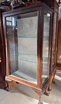 KÚPIM takúto VITRÍNU