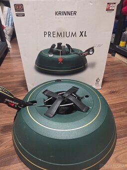 Drziak na zivy Vianocny stromcek.