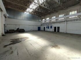 Prenájom kancelárií a výrobných hál na Vihorlatskej ulici. - 1