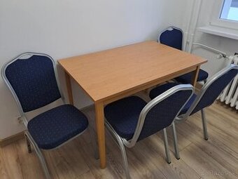 Stôl a 4 stoličky