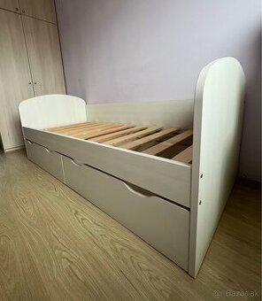 Postel Drevona REA GOLEM