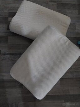 2ks ..ergonomicky vankus