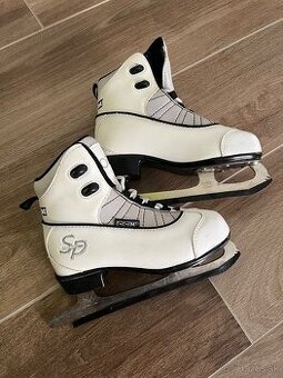 Detské dievčenské korčule Ccm na ľad - veľkosť 33