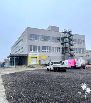 PREDAJ: Výrobná poschodová hala na rozľahlom pozemku, Hlohov