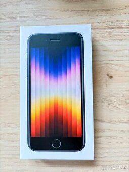 iPhone SE 2022 – TOP stav, batéria 94 %, komplet balenie