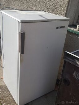 Kombinovaná chladnička s mrazničkou Calex (225L) – Retro