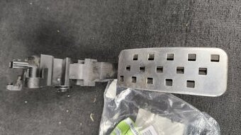 Renault Megane 3, plynový pedál