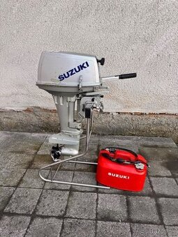 Suzuki 9.9 (úprava na 15 HP) – Top stav + originál nádrž