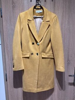 Elegantný prechodny kabát