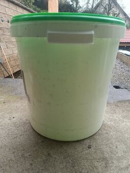 Plastova nadoba s usami