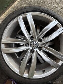 R18 originál z VW 5x112