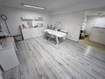 BUDOVA O VEĽKOSTI 860 M2 CENTRE - KOMENSKÉHO, SVIDNÍK