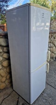 Electrolux chladnička s mrazničkou dole