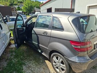 Mercedes b180 benzín 85kw