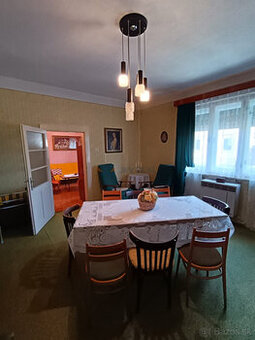 Poctivý dom v centre Levíc: Tichá lokalita a skvelá cena