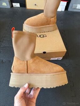 UGG damske vysoke topanky velkost 38