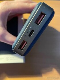 Powerbanka s bezdrôtovým Qi nabíjaním, USB-C aj USB-A
