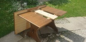 Stôl  stoličky  sedačka  záhradný nábytok