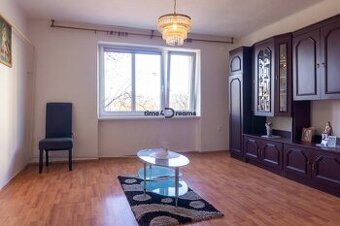 NA PREDAJ: 2 izb.byt v širšom centre + ŠATNIK + PIVNICA