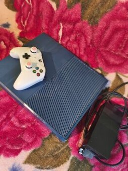 Predám Xbox one Forza edition 1TB