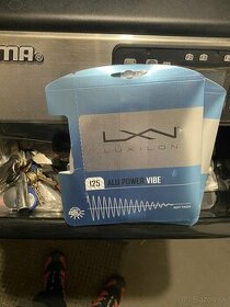 Ponúkam vypletenie tenis. rakiet výpletom luxilon Wibe