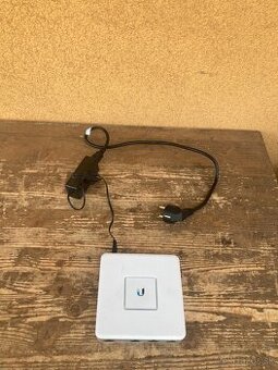 Router Ubiquiti UniFi - Security Gateway (USG)