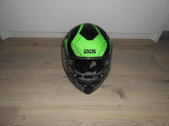 Predam uplne novu moto prilbu IXS s protislnecnou clonou