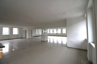 NA PRENÁJOM Obchodný priestor s parkovaním – Humenné, 230 m²