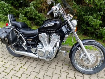 SUZUKI INTRUDER 1400 /r. 1999, TOP KRÁSNY originál stav