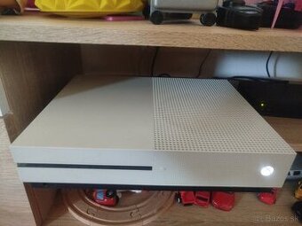 Predám Xbox One  S
