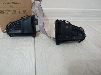 Multifunkčné tlačidlá na volant Škoda