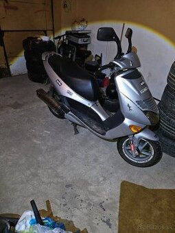 Aprilia leonardo 125