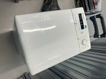 Pračka Candy CST 370L-S Nefunkcne zatvaranie veka
