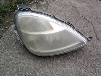 Mercedes A predne a zadne svetla