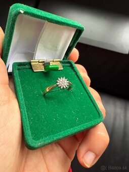 Zlatý prsteň s diamantmi