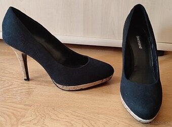 Čierne semišové lodičky