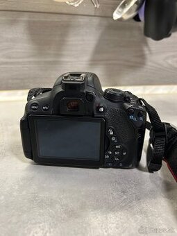 Canon EOS 700D + Canon EF 75-300mm f/4-5.6