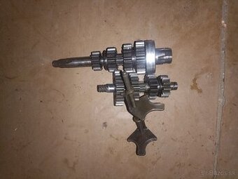 Predám prevodovku na jawu 250 353