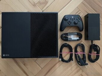 XBOX ONE 500GB + ovladac + 6 hier