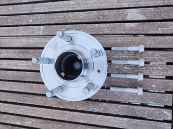 Ložisko zadného kolesa, Opel Astra K