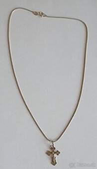 Strieborná retiazka s príveskom krížika