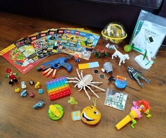 Balík pekných hračiek pre chlapca