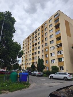 Na prenájom zrekonštruovaný 5-izb. byt na Mieri