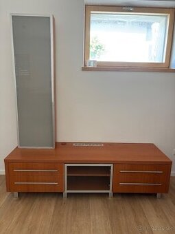 TV stolík so závesnou skrinkou