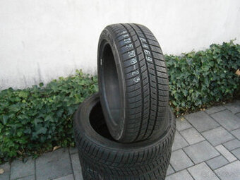 Predám 4x zimné temer nové pneu Barum 215/50 R18 92VML