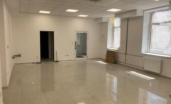 Atraktívne obchodné priestory - 72 m2 - pri Auparku