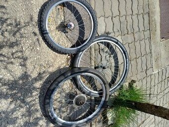 Predám kolesá a duše na bicykel